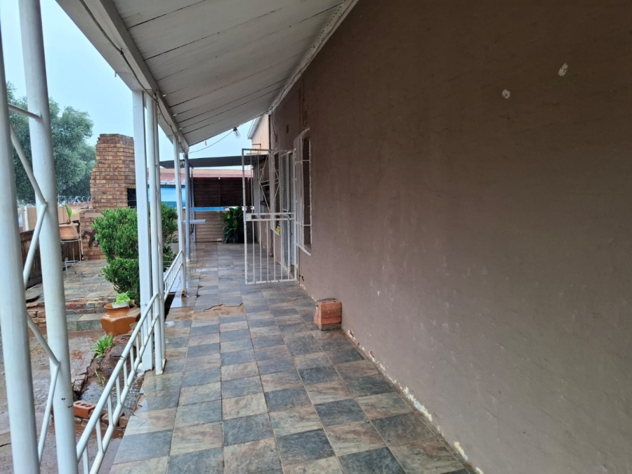 4 Bedroom Property for Sale in Beaconsfield Northern Cape